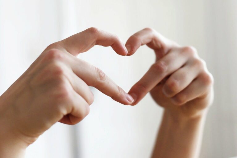hands, heart, finger-7679387.jpg
